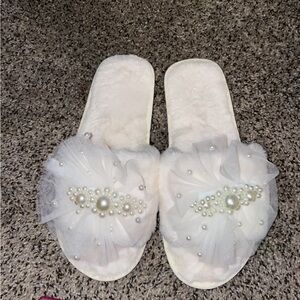 White Pearl Embellished Women's Slippers